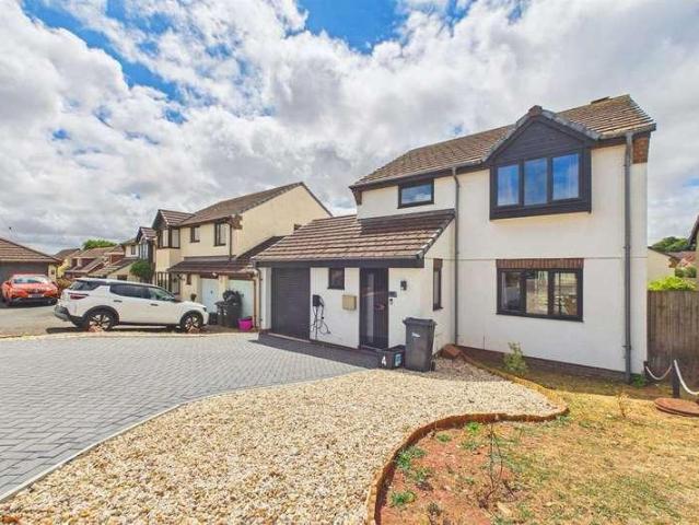 House for sale in Foxhole, Livermead