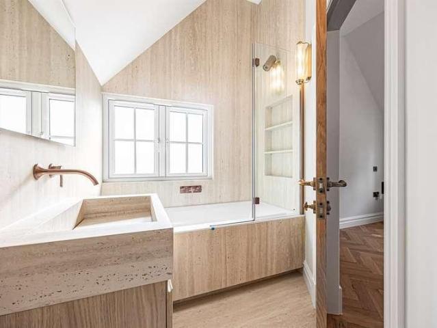 House for sale in Waltham St Lawrence