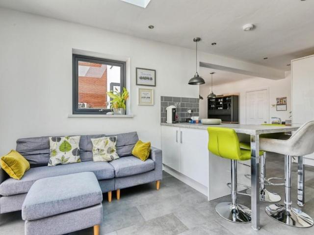 House for sale in Kettlebrook, Staffordshire