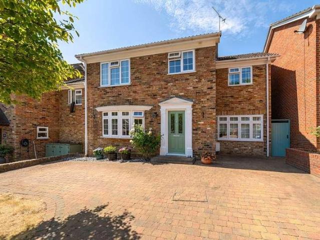 House for sale in West End, Heol-las