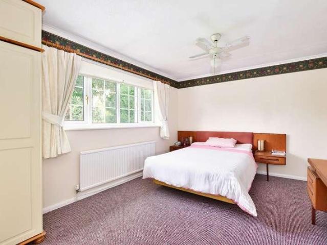 House for sale in Slough, Farnham Royal