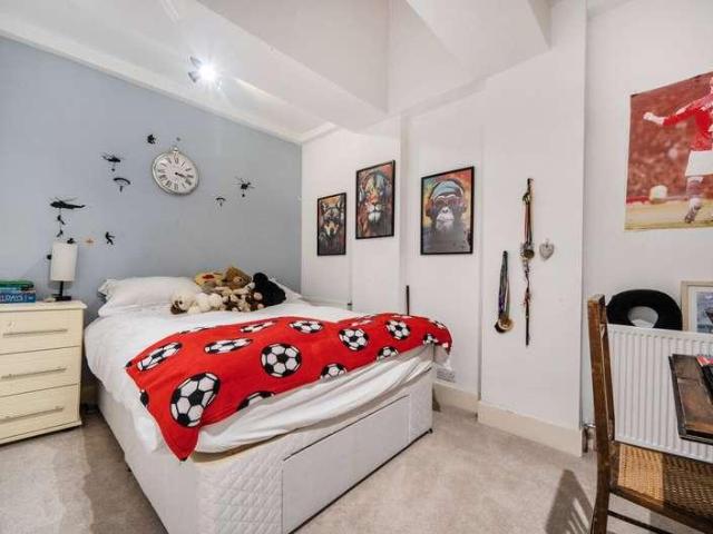 House for sale in Lindford, East Hampshire