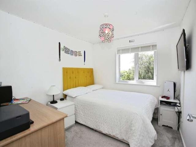 House for sale in Woodfieldside, Croespenmaen