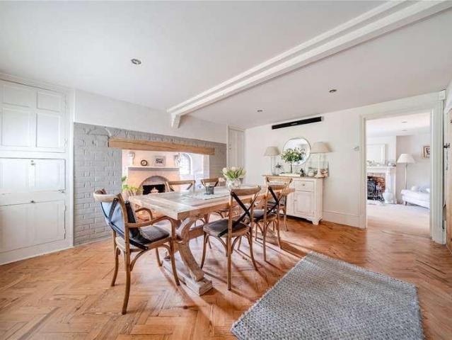 House for sale in Cox Green, Horsham
