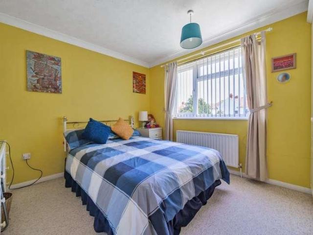 House for sale in Sidcup, Albany Park