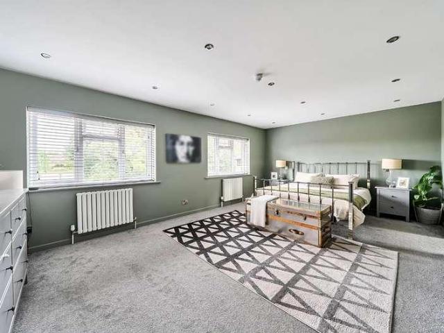 House for sale in Spring Vale, Hampshire