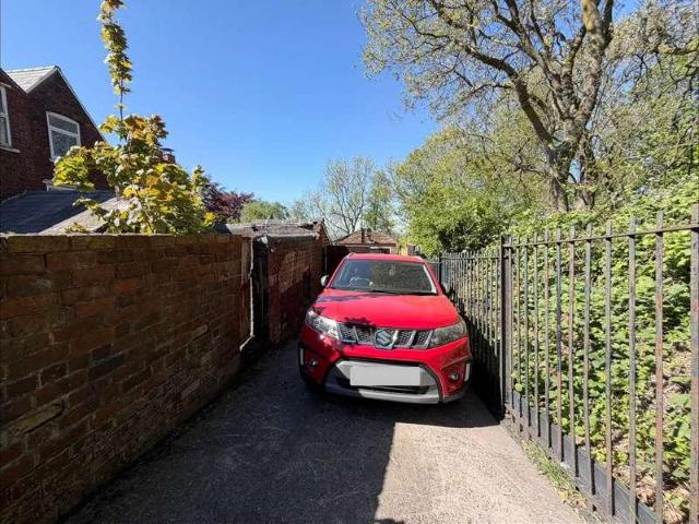 House for sale in Brierley Hill, West Midlands