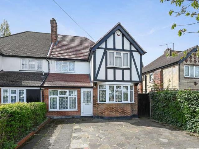 House for sale in Harrow Weald, Greater London
