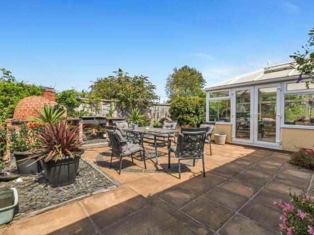 House for sale in Whitestone, Camp Hill