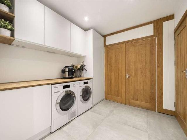 House for sale in Stoke D'Abernon, Blackhills