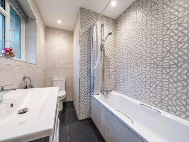 House for sale in Northwood, Northwood