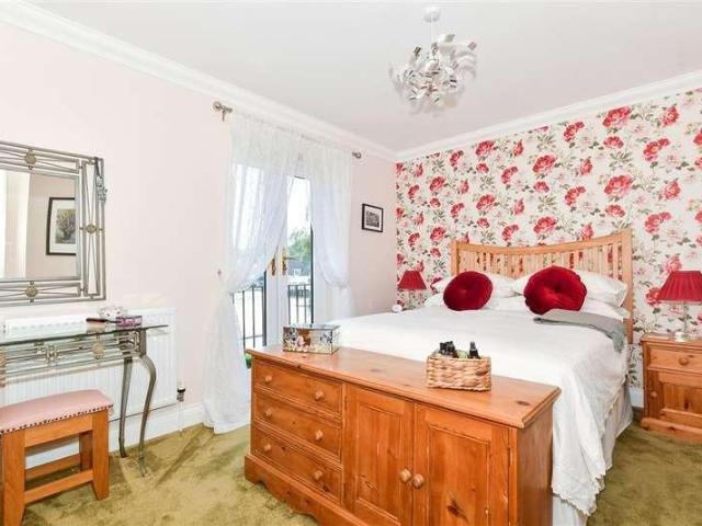 House for sale in Midway, Kent