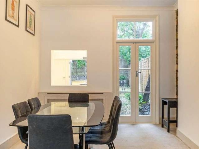 House for sale in Balham, Greater London