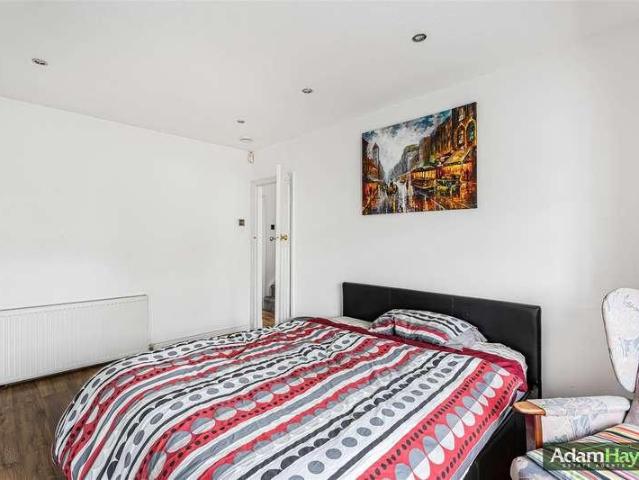 House for sale in Friern Barnet, Greater London