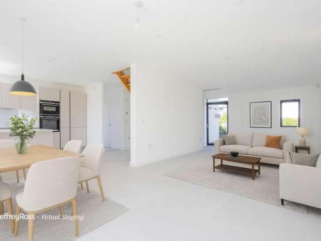 House for sale in Brynna, Wales