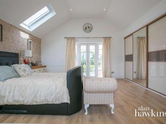 House for sale in Lyneham and Bradenstoke, Dauntsey