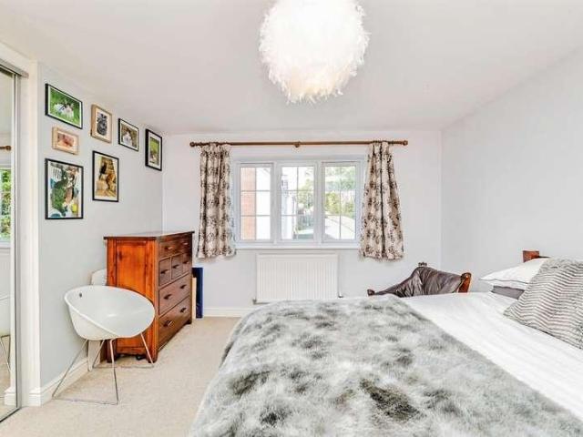 House for sale in Cefn Glas, Wales