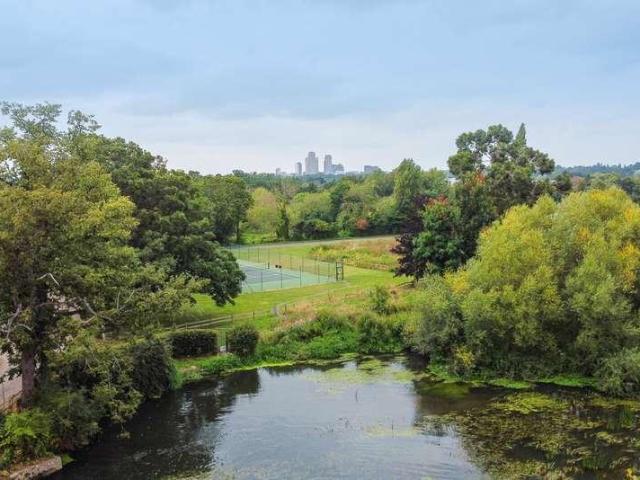 House for sale in Gresham Mill, Woking