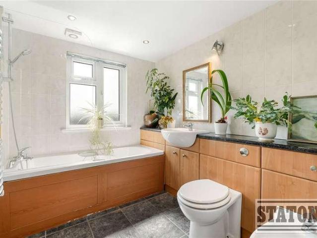 House for sale in Cockfosters, Greater London