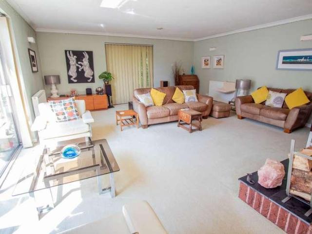 House for sale in West Hill, Budlake