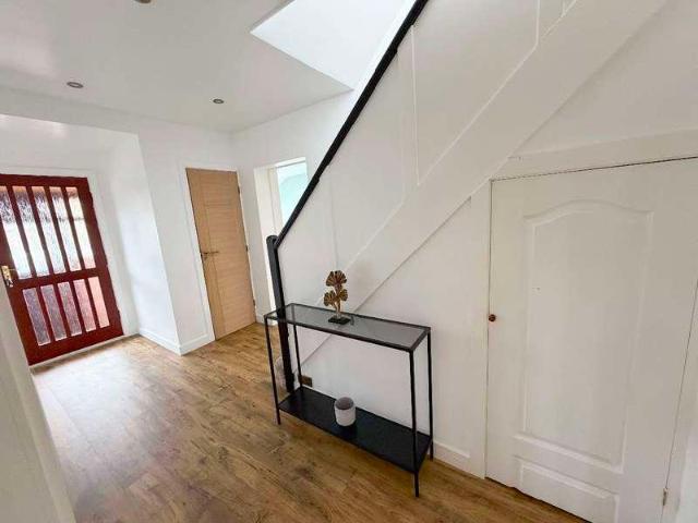House for sale in Green Close, Warwickshire