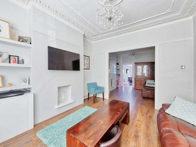 House for sale in Clapham Junction, Greater London