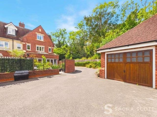 House for sale in Red Hill, Surrey