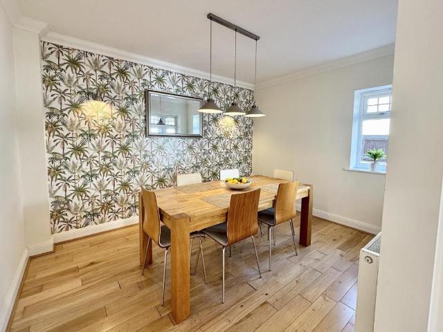House for sale in Holdenhurst, Bournemouth