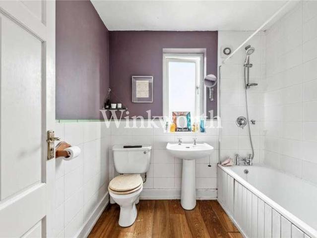 House for sale in Brownswood Park, Stoke Newington