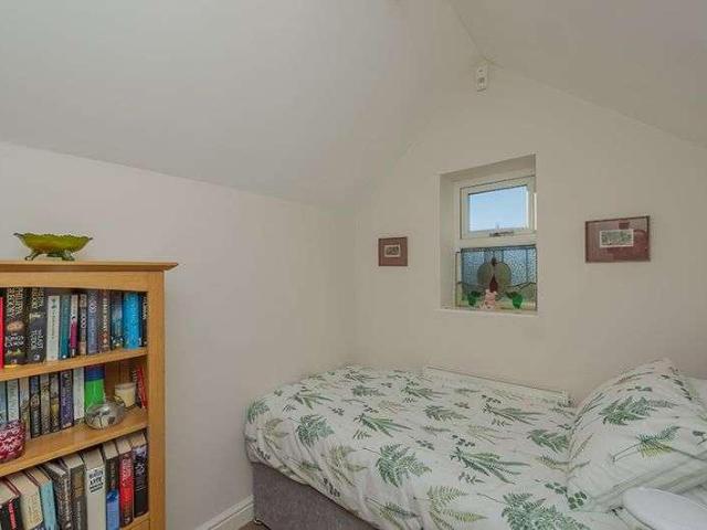 House for sale in Idle, West Yorkshire