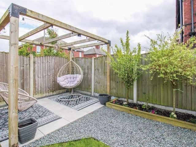 House for sale in Normanton and Altofts, Old Snydale