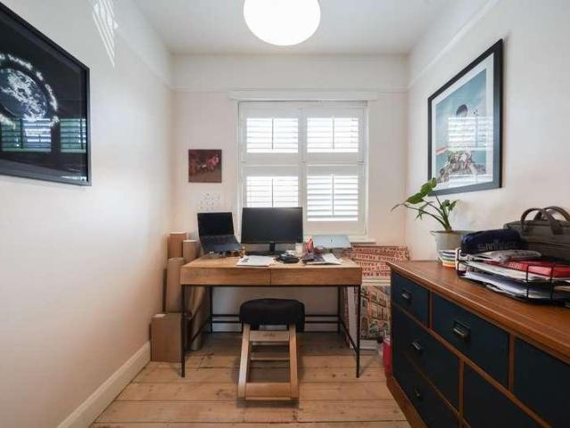 House for sale in Brondesbury, Greater London