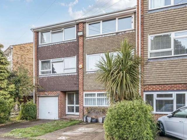 House for sale in Lower Halliford, Surrey