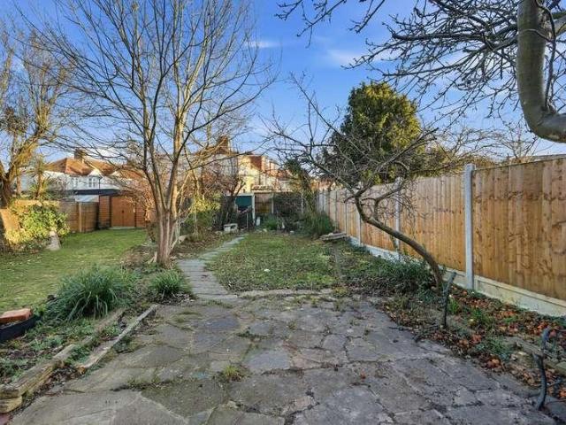 House for sale in Hale End, Greater London