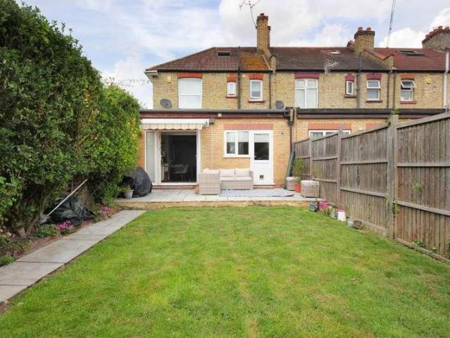 House for sale in London Borough of Ealing, Park Royal