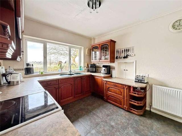 House for sale in Burton Green, Warwick