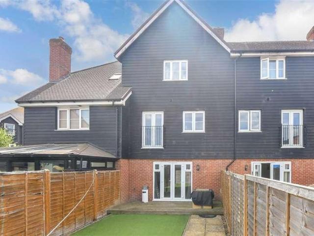 House for sale in Cheeseman's Green, Bridgefield