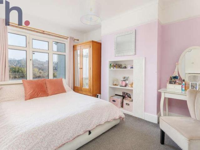 House for sale in Oakfield, Ryde