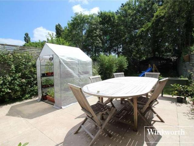 House for sale in Elstree and Borehamwood, Borehamwood