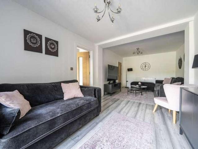 House for sale in High Wycombe Community Board, High Wycombe