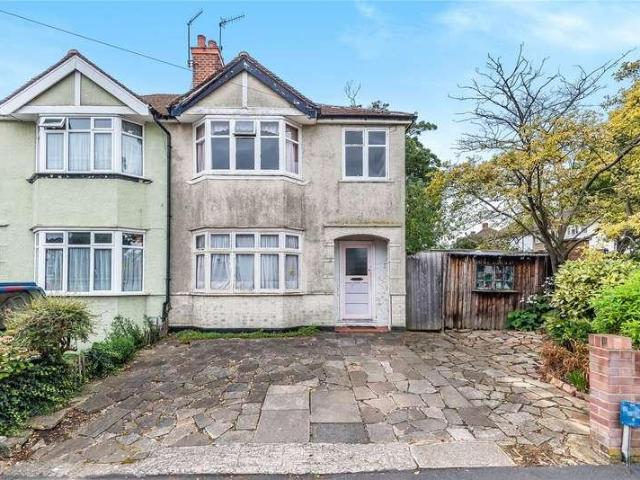 House for sale in Bushey