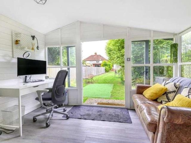 House for sale in Woodley