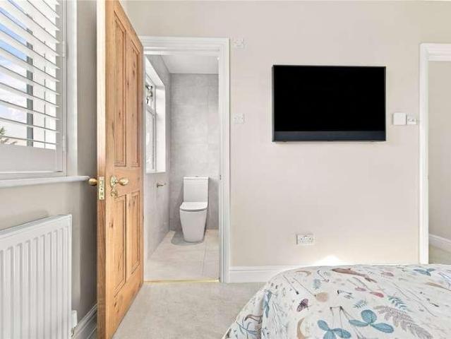 House for sale in Bush Hill Park, Greater London