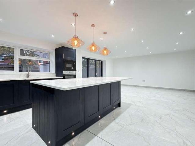 House for sale in Rushey Mead, Leicester