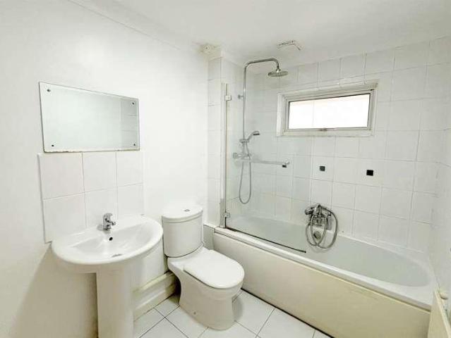House for sale in Brambridge, Hampshire