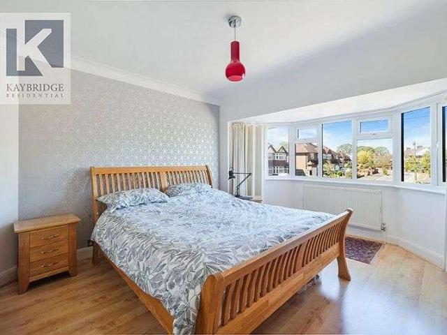 House for sale in Stoneleigh, Ewell