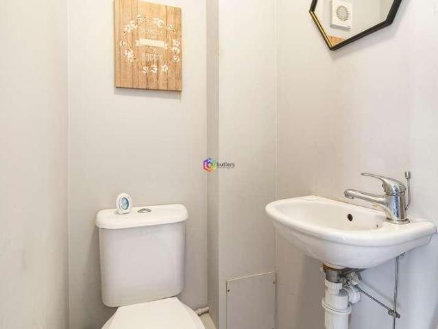 House for sale in Sheffield, Four Lane Ends