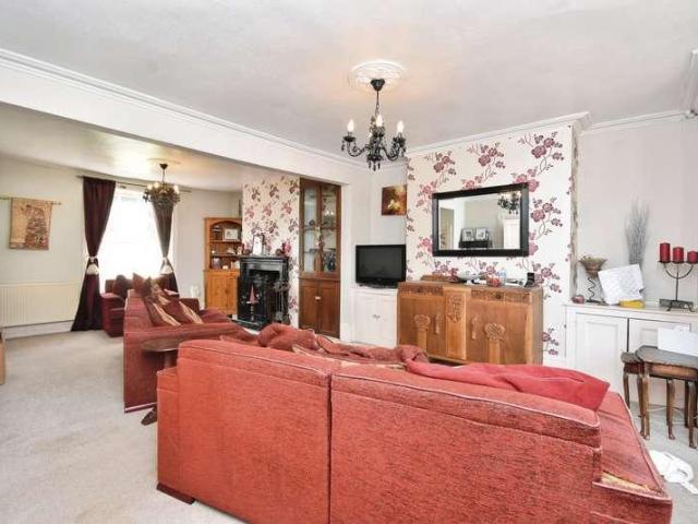 House for sale in Upton, Acol