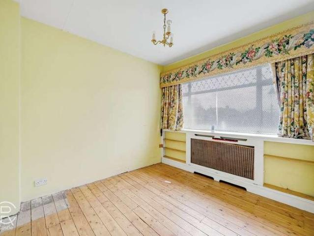 House for sale in London Borough of Ealing, Perivale