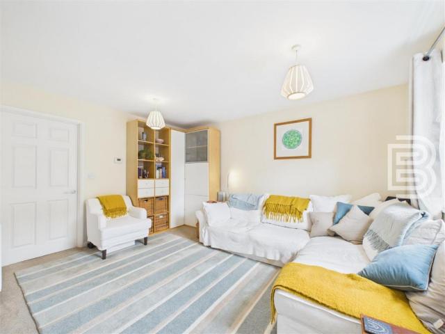 House for sale in Hillmorton Paddox, New Bilton